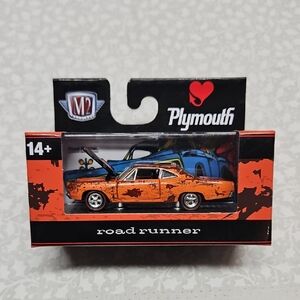 M2 Machines 1969 Plymouth Road Runner Premium Die-cast Car R94 24-100